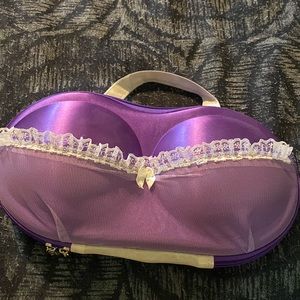 Bra travel case hard sided